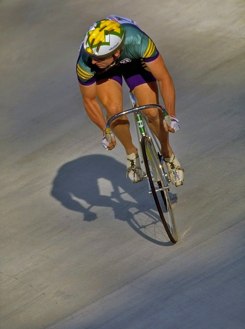 象背后的危 象背后的危